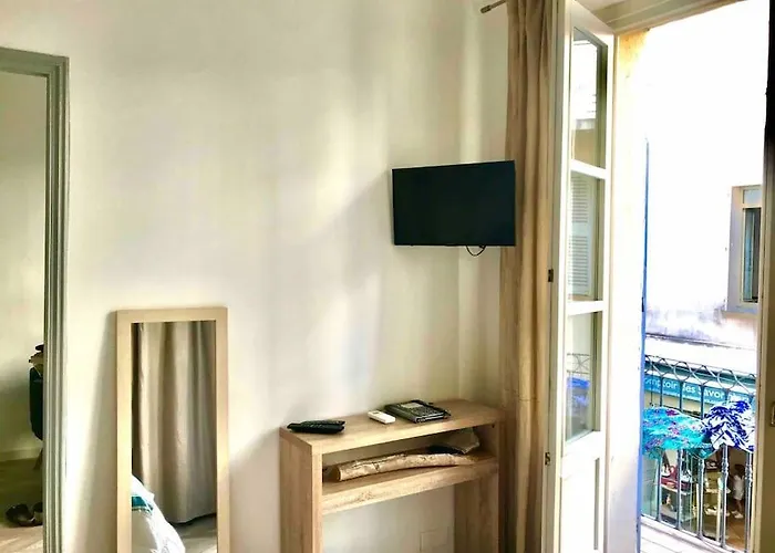 Chez Fanny - Ravissant 2 Pieces Avec Balcon